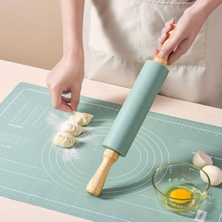 Non-Slip Rolling Pin and Non-Stick Mat