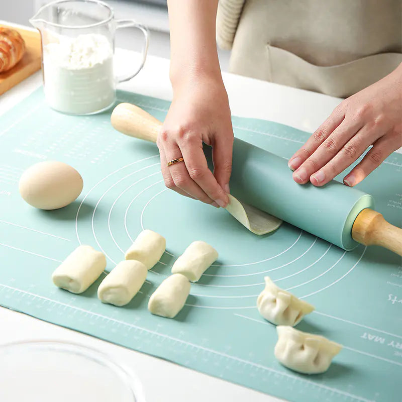 Non-Slip Rolling Pin and Non-Stick Mat
